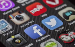 Use Social Media to Build Credibility for a Small Business